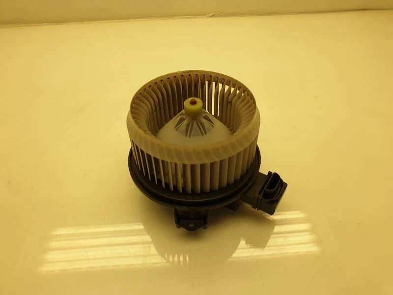 06-18 TOYOTA RAV4 2.4L V4 AC BLOWER MOTOR  - Image 3 of 4