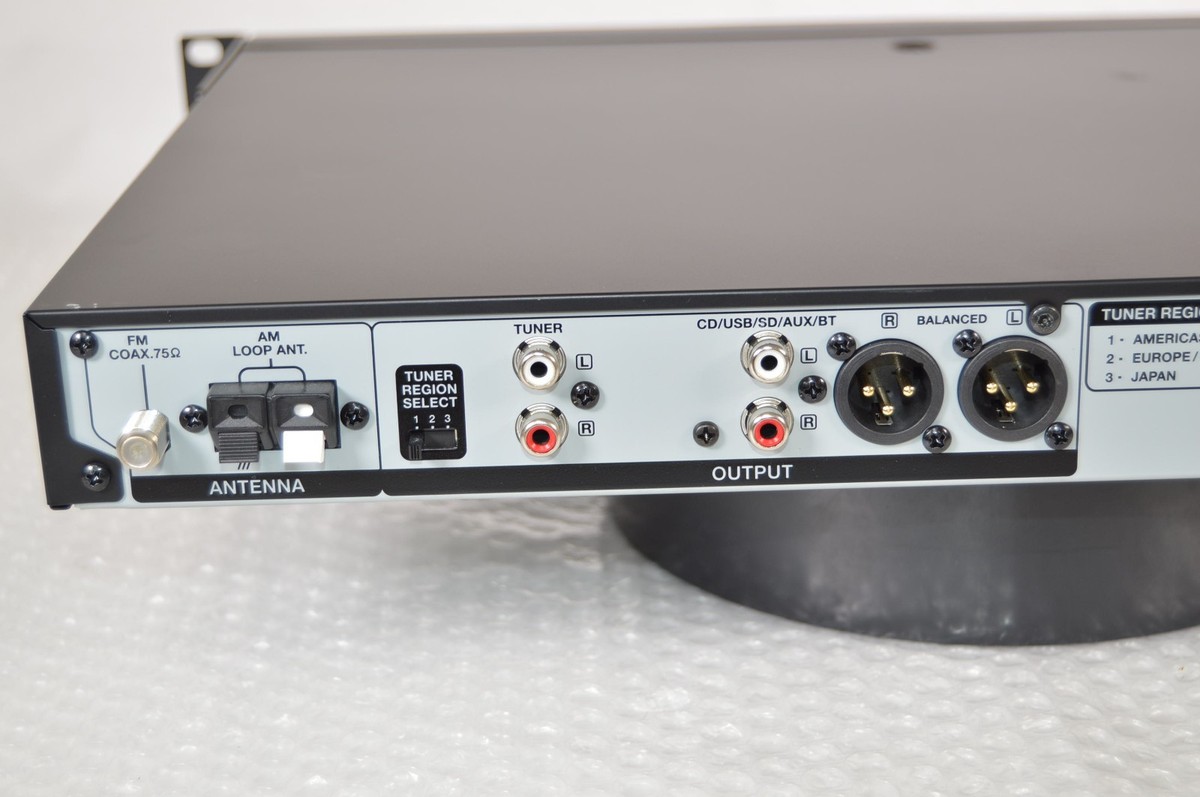 Denon DN-300Z CD/ Media Player with Bluetooth Receiver and AM/ FM