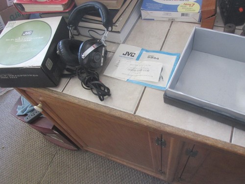 PREOWNED JVC 4 Channel Hi Fi Headphones Model 5944/Original Box Instructions - Picture 1 of 11