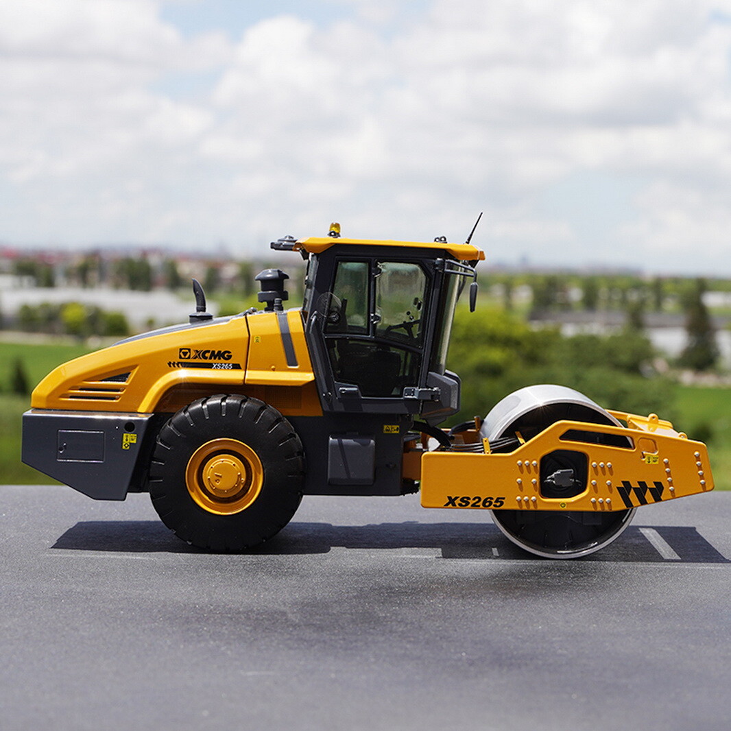 1/25 Scale XCMG XS265 Single Drum Vibratory Road Roller Diecast