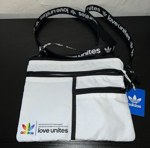 adidas pride crossbody bolsa