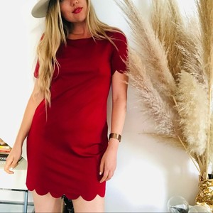 red scoop neck bodycon dress