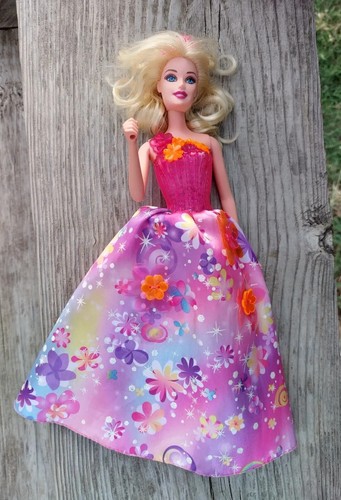 Barbie Doll Princess Alexa - Picture 3 of 5