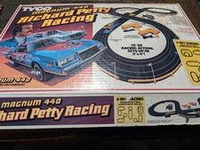 1986 Tyco 440 Richard Petty HO Slot Car Set