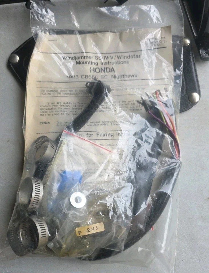 1982 83 84 85 HONDA CB650 SC NIGHTHAWK CARENADO SOPORTE DE MONTAJE, JH2RC130DM003 Foto 2 de 4