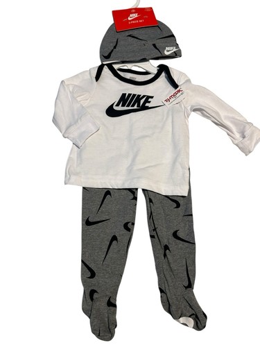 Nike Infant 3-Piece Swoosh Set - White & Gray 6 mo
