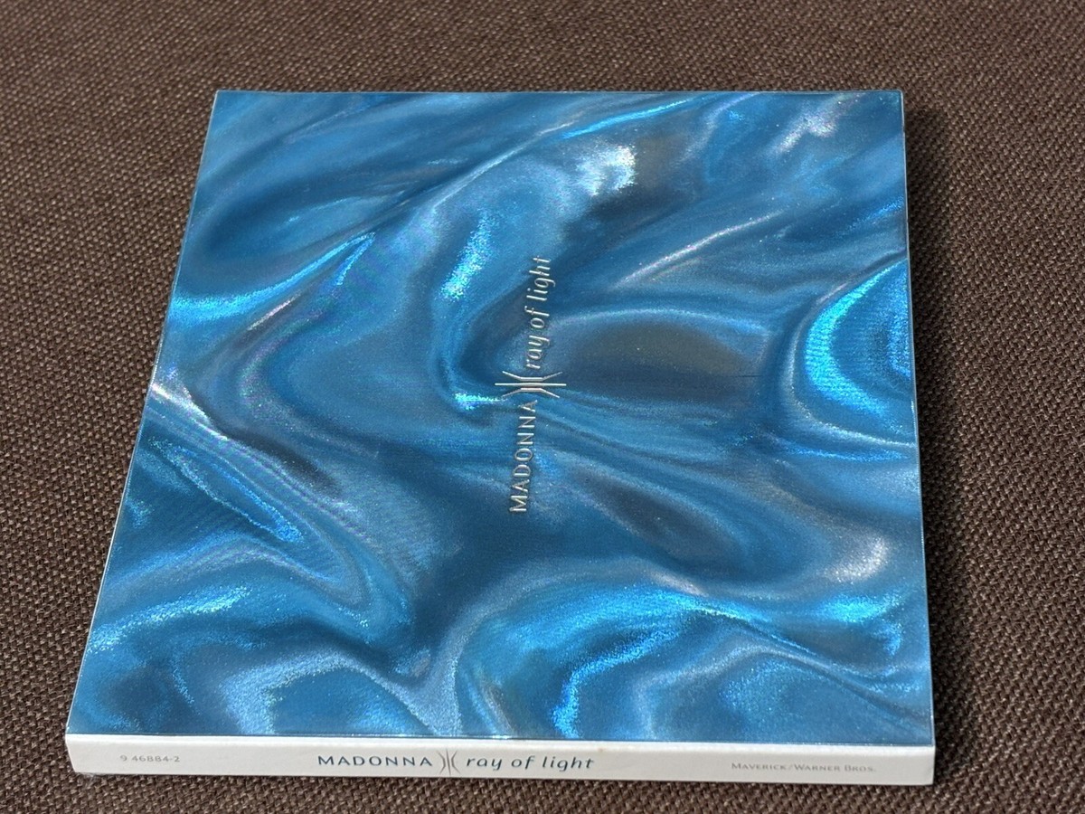MADONNA Ray of Light 3-D LTD JAPAN / USA CD WPCR-10246 w MADONNA Ray of Light 3-D LTD JAPAN / USA CD WPCR-10246 w