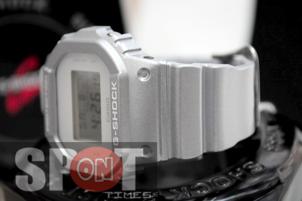【希少】CASIO G-SHOCK DW-5600SG シルバーホワイト Rare Casio G-Shock Dw-5600Sg Silver White | eBay