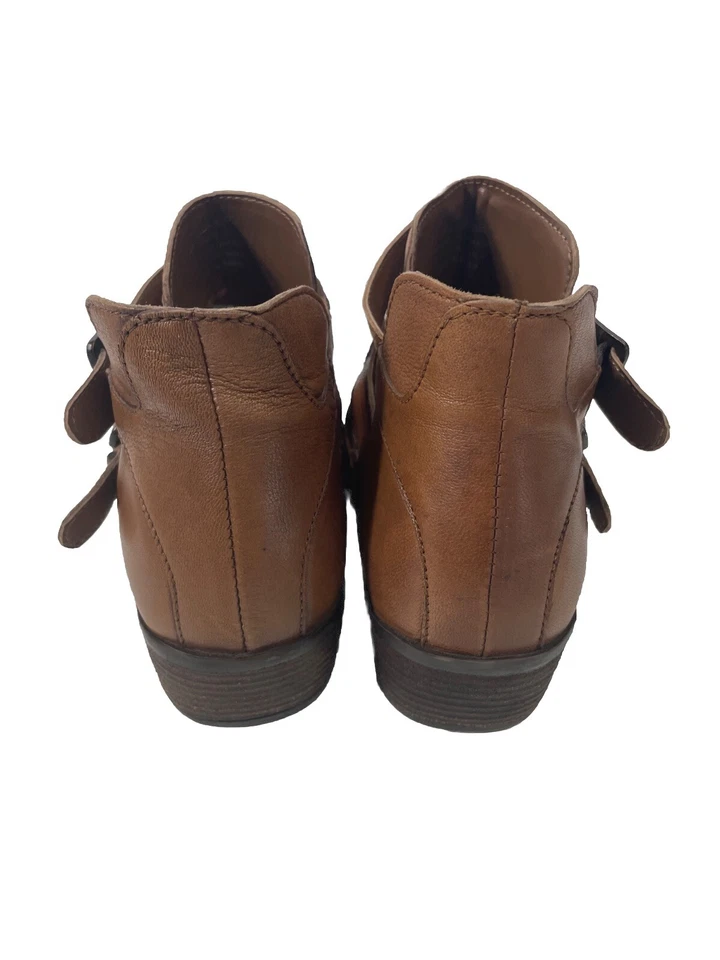 Diba 女式棕色漂亮皮革经典一脚蹬踝靴 8 码 — 第 4/4 张图片