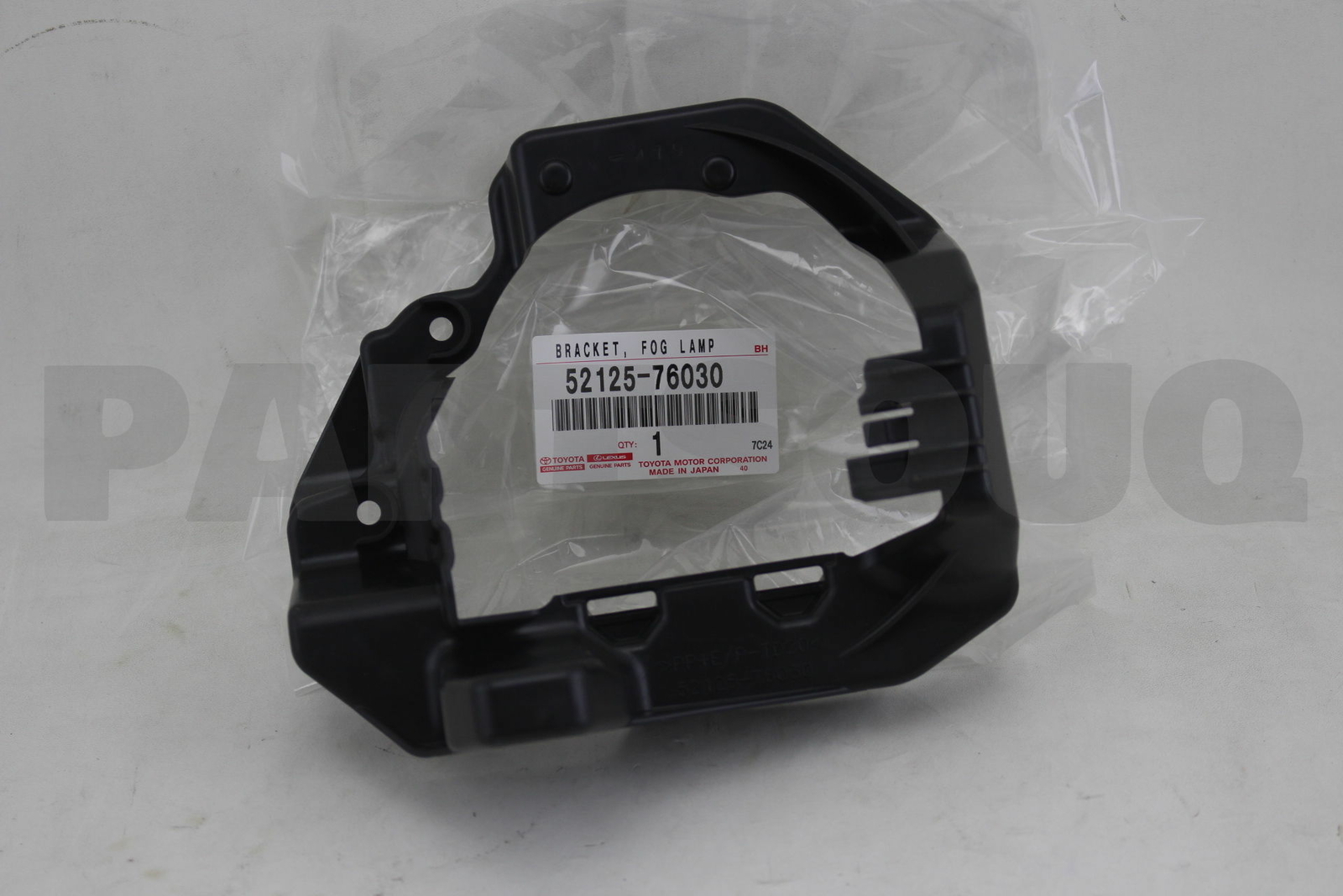 5212576030 Genuine Toyota BRACKET, FOG LAMP MOUNTING, RH 52125  