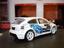FORD FOCUS RS 2009 AUTO DA CORSA CUSTOM EDITION 1/64 CUSTOM RUOTE E PNEUMATICI AGGIUNTI