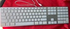 Apple Wired Keyboard Model No. A 1243 EMC No. 2171 working Condition White 2007