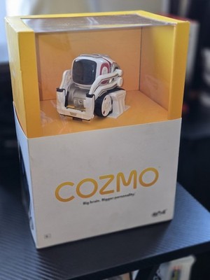NEW Anki Cozmo Robot Toy With Cubes And Charger