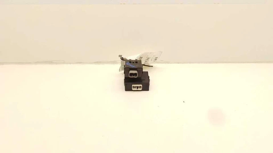 90 91 92 93 94 TOYOTA PREVIA CINTURÓN DE SEGURIDAD RELÉ ADVERTENCIA 85991-28040 Foto 3 de 4