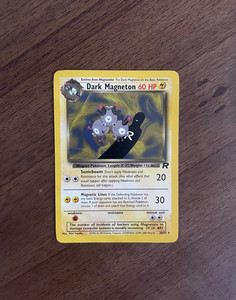 Dark Magneton 28/82 Rare Team Rocket Pokémon Card NM