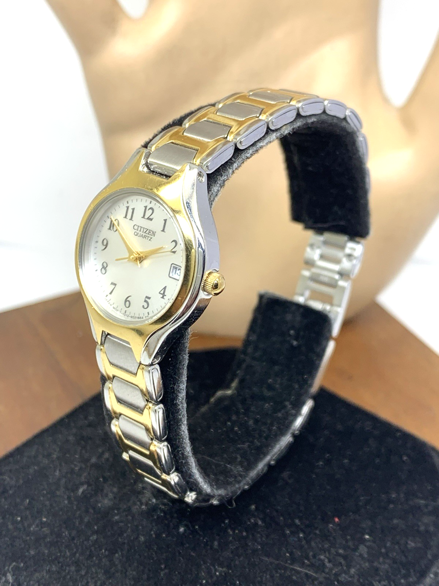 516 稼動　CITIZEN 時計　タンク　レディース　ゴールド　ソーラー腕時計 516 稼動 CITIZEN 時計 タンク レディース ゴールド ソーラー腕時計