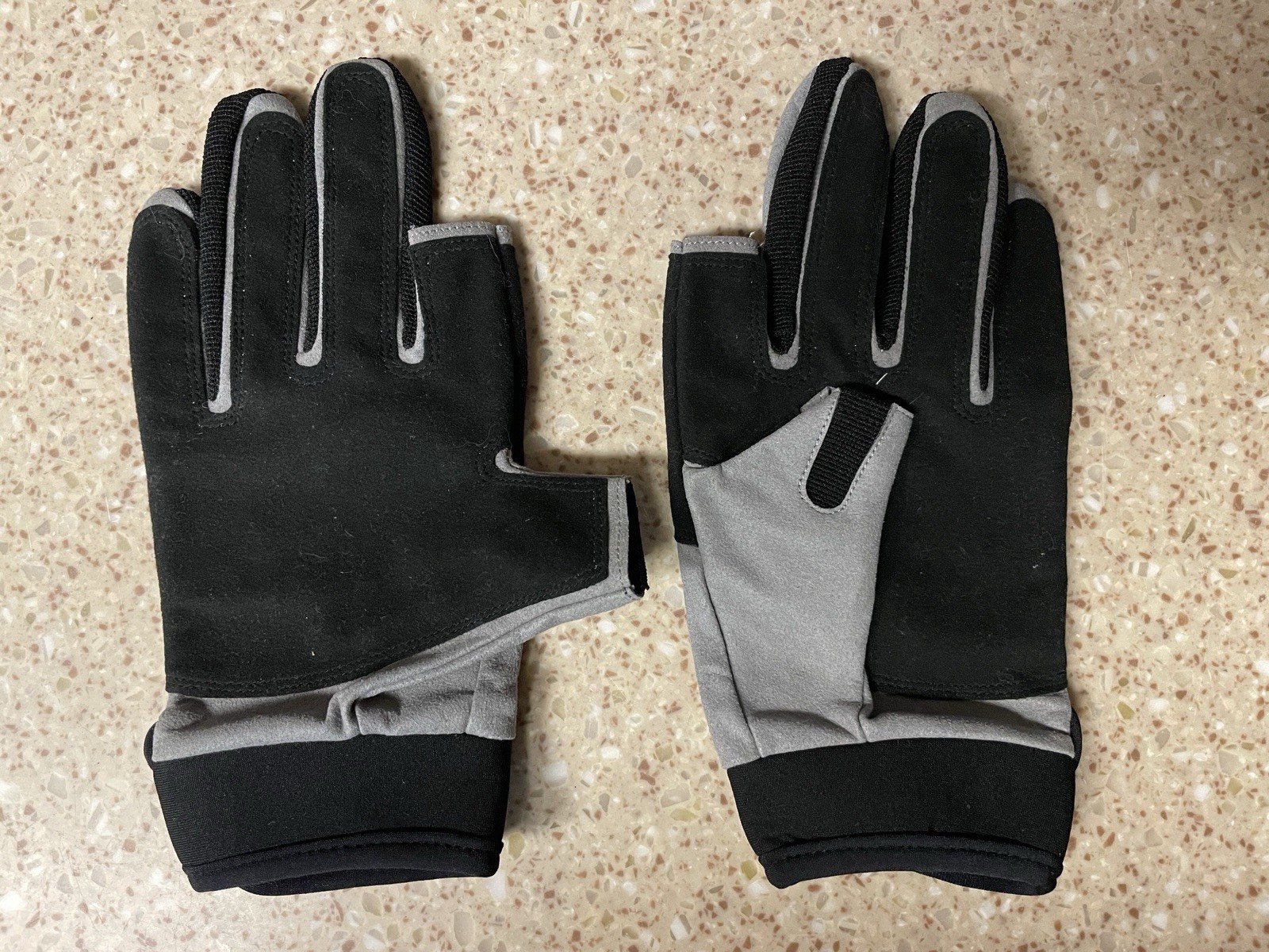 Helly Hansen Gloves- Fingerless-Pointer Finger An… - image 2
