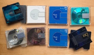 8 assorted 80 minute MiniDiscs cases