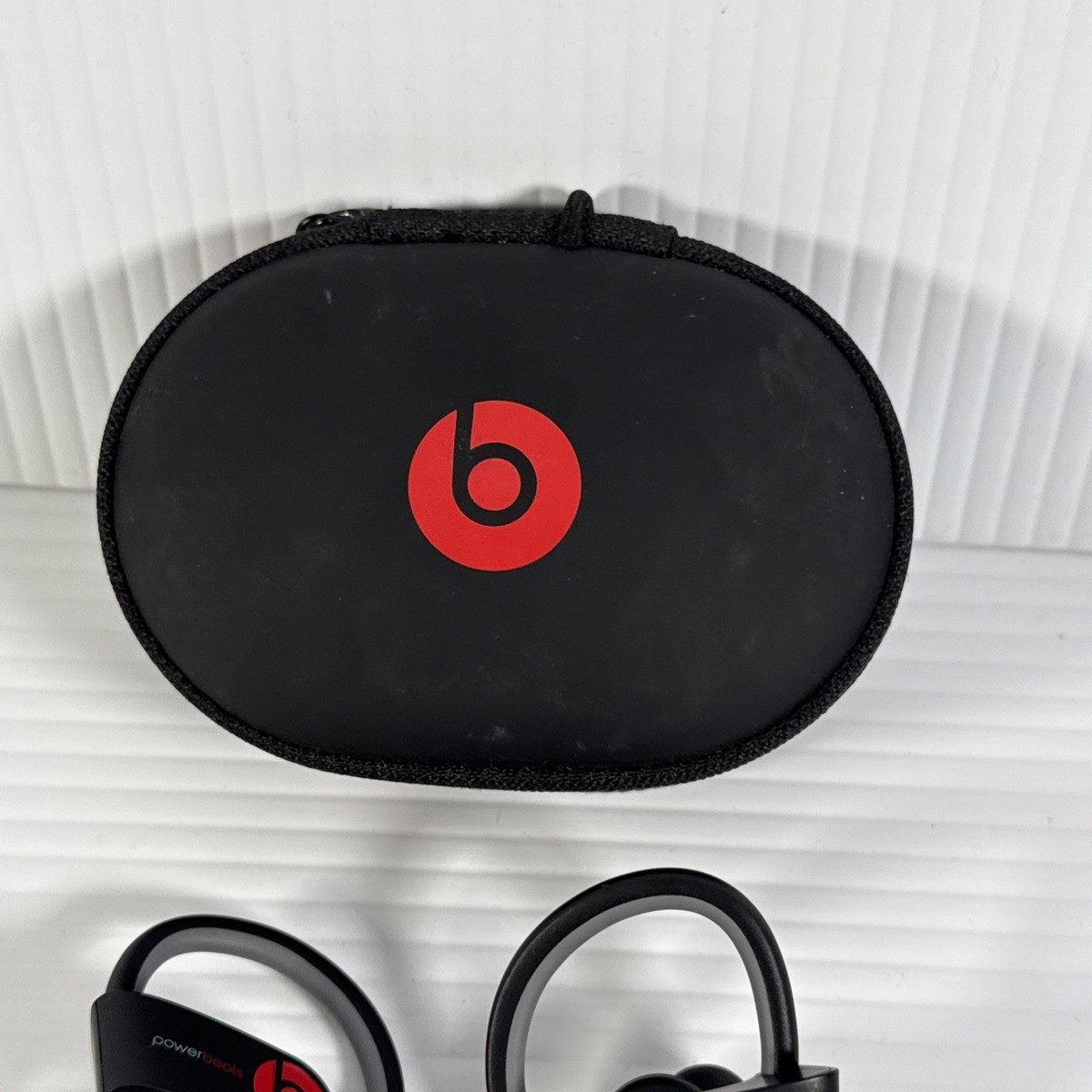 Beats Powerbeats2 B0516 Wireless In-Ear Headphones Black/Red w
