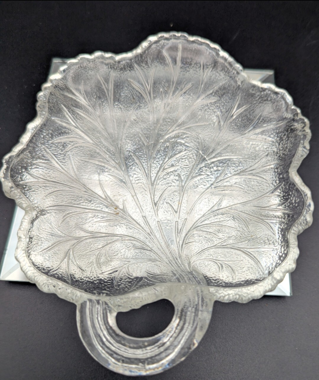 Beautiful Vintage Leaf Shaped Glass Candy/Relish/Olive Dish MCM