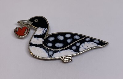 Minnesota State Bird Common Loon Heart Love Lapel Pin (103)