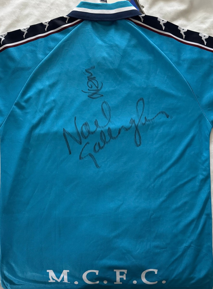 FULLY SIGNED OASIS MANCHESTER CITY FOOTBALL SHIRT 1997 LIAM & NOEL