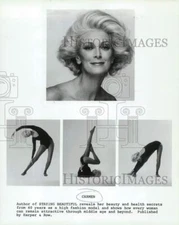 1985 Press Photo Model Carmen Dell'Orefice in Fitness Poses - hpp20624