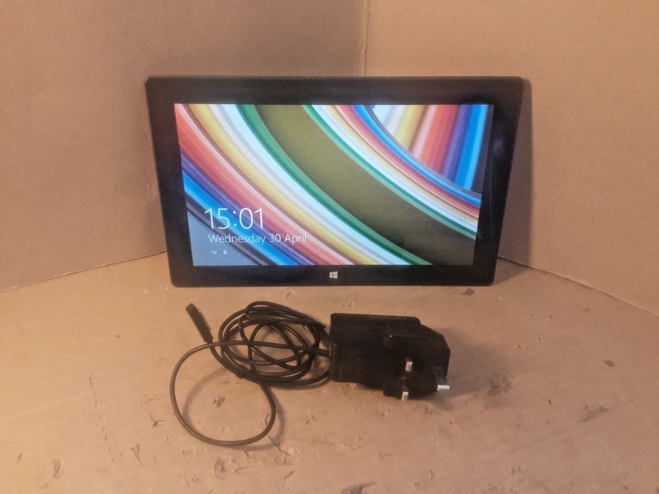 Microsoft Surface Tablet 64GB MODEL: 1516 PLUS PSU ONLY - Image 2 of 4