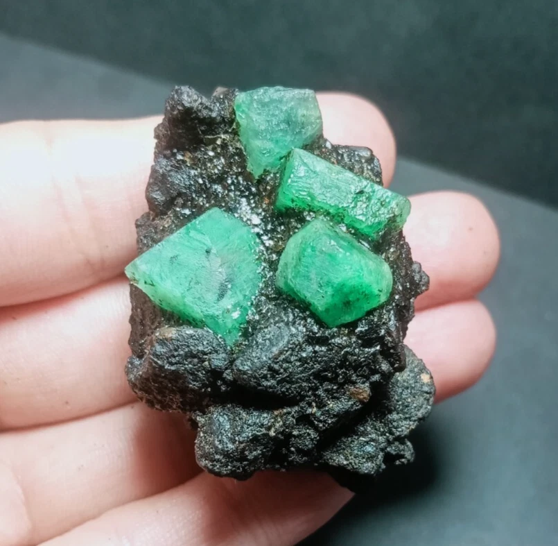 100% Natural Untreated Unheated Zambian Emerald Rough Loose Gemstone Raw. - image 2 of 4
