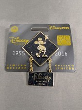 Disney Parks Mickey Mouse VISA Rewards Card Member 2026 Pin Dangle Black Sparkle