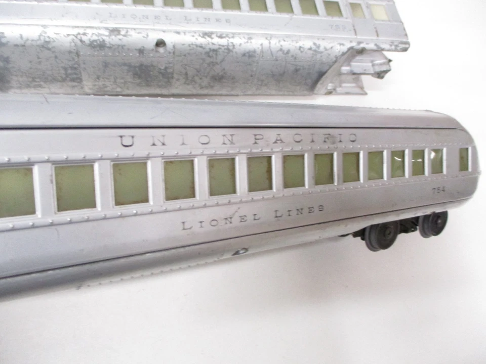 Lionel 751E UP Streamliner Silver 072 Needs Vestibules Prewar O gauge X7240 - Image 2 of 4