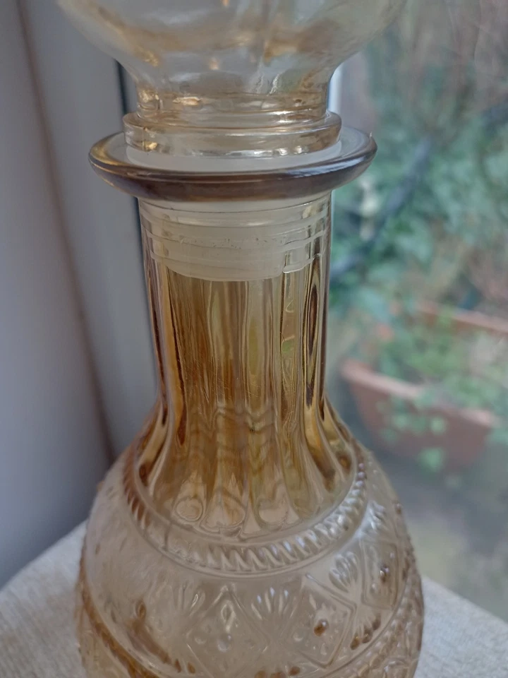 Genie Bottle Yellow Amber Glass Decanter  23cm H  Art Glass Vintage 23cm H - Image 4 of 4