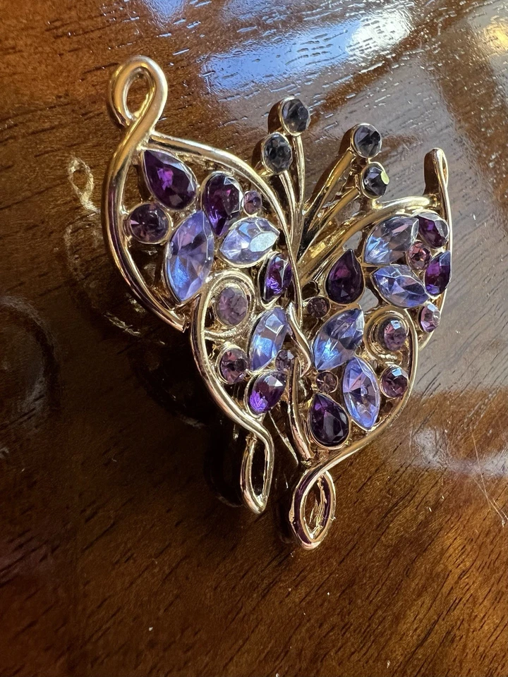 Hermoso Broche Napier Tonos de Estrás Púrpura Mariposa Tono Dorado Foto 2 de 4