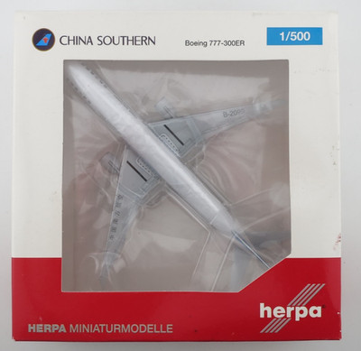 アリタリア航空 B777-300ER クラブモデル herpa 1/500 Herpa China Southern Airlines Boeing 777-300ER Model - 1:500