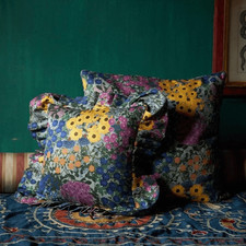 Sophie Williamson Design Ruffled Pillow Cover Pre Fleuri - Cover and Insert