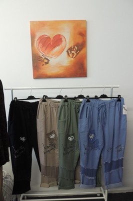 Neu Hose Jogpant  Beauty Herz Paillette  Made Italy Gr. 48,50,52