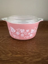 PYREX PINK GOOSEBERRY Casserole 473 With Lid 470-c Excellent Condition