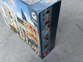 LEGO Creator Expert: Assembly Square (10255) New In Open Box