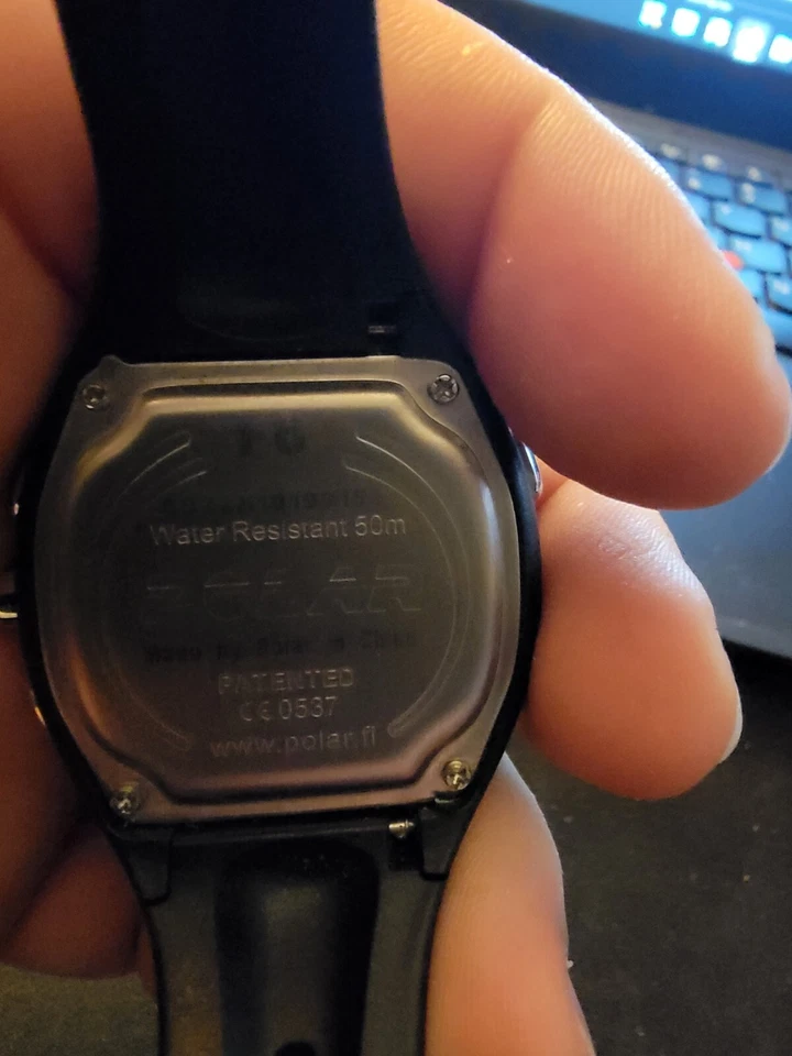 女士 Polar F6 黑色训练心率数字手表需要电池 — 第 2/2 张图片