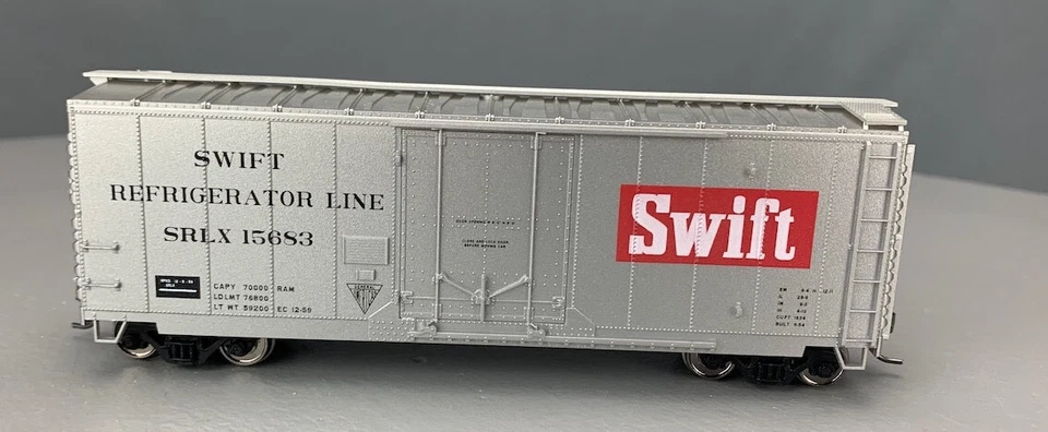 Coche de carga HO Accurail 3120 40’ aislado puerta enchufable SWIFT #15683 RTR HO4328 Foto 3 de 4