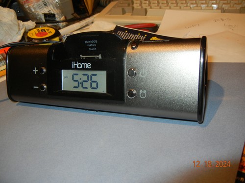 iHome iH16 Portable iPod Docking Station Alarm Clock/Speaker Gunmetal