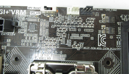 ASUS Z97M-Plus incluye bisel de E/S y 2 cables SATA - Imagen 10 de 11