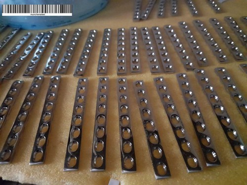 2.4MM/2.0MM LC-DCP STAINLESS STEEL (20 ITEMS PER LOT) - Picture 8 of 11