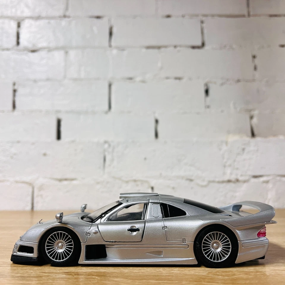 Mercedes-Benz AMG CLK GTR Street Version Maisto 1:26 Diecast Silver 1:24 - Image 3 of 4