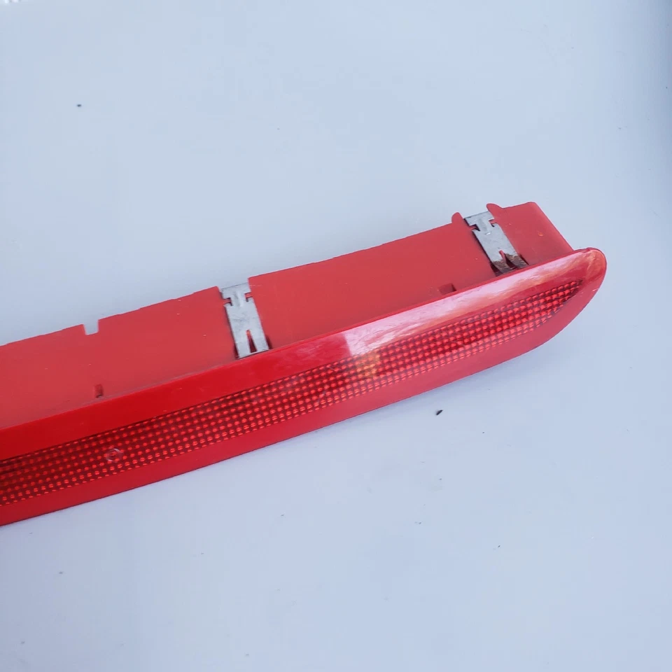 1K6945097A 3ª luz de freno para Volkswagen VW GTI Rabbit Jetta Passat Tiguan Foto 2 de 4