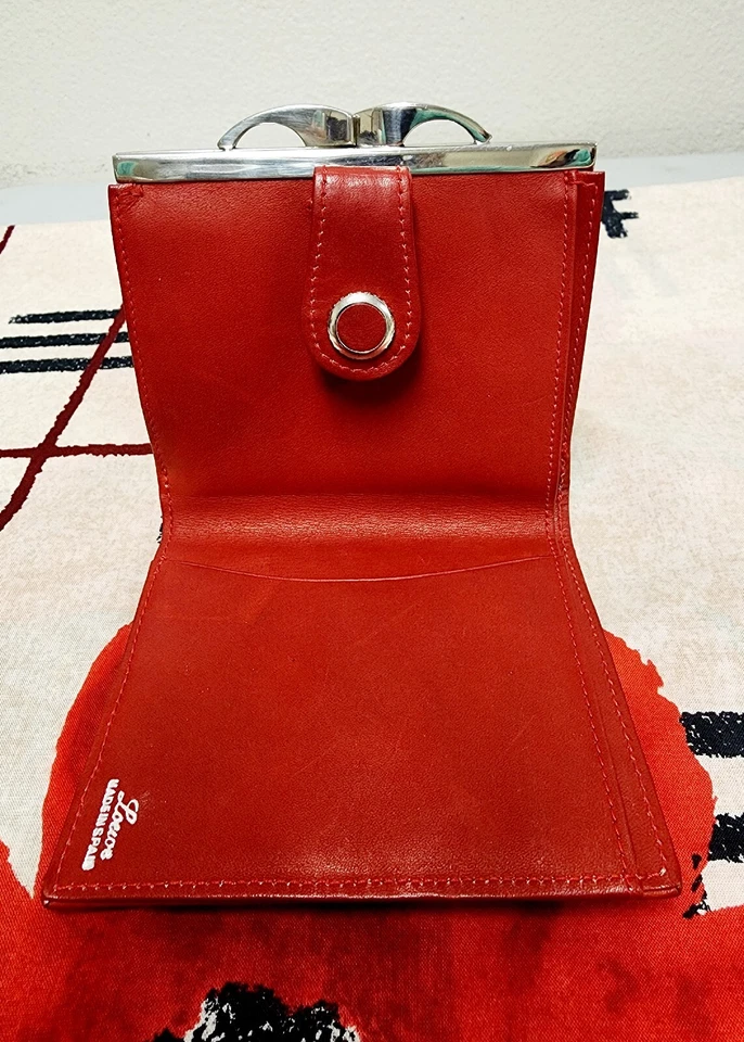 Cartera de mujer vintage Loewe España de cuero rojo - patrón de piel de serpiente, hallazgo patrimonial Foto 3 de 4