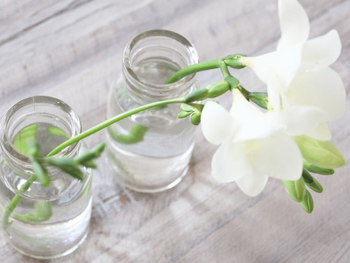 CLEAR GLASS MILK FLOWER BOTTLE BUD VASE HOME WEDDING VINTAGE PARTY CHRISTMAS - Picture 14 of 18