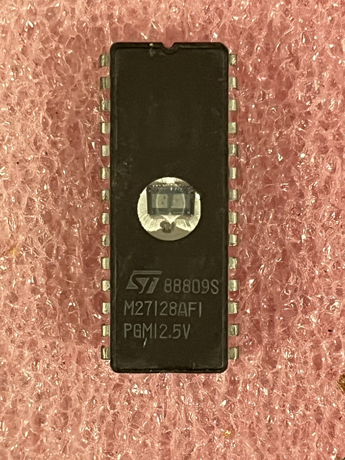 M27128AF1 16K X 8 ERASABLE EPROM 28 PIN CERAMIC DIP ST MICRO (LOT OF 1)