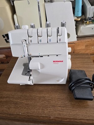 Bernina  1100 D   Overlock Maschine