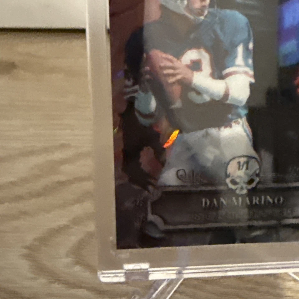 Wild Card Haunted Hits 2025 Dan Marino Monster Hit 1/1 hombre lobo Foto 4 de 4